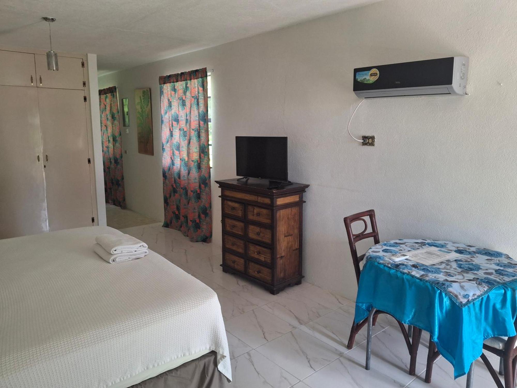 Ocean View Apartments Bridgetown Ngoại thất bức ảnh